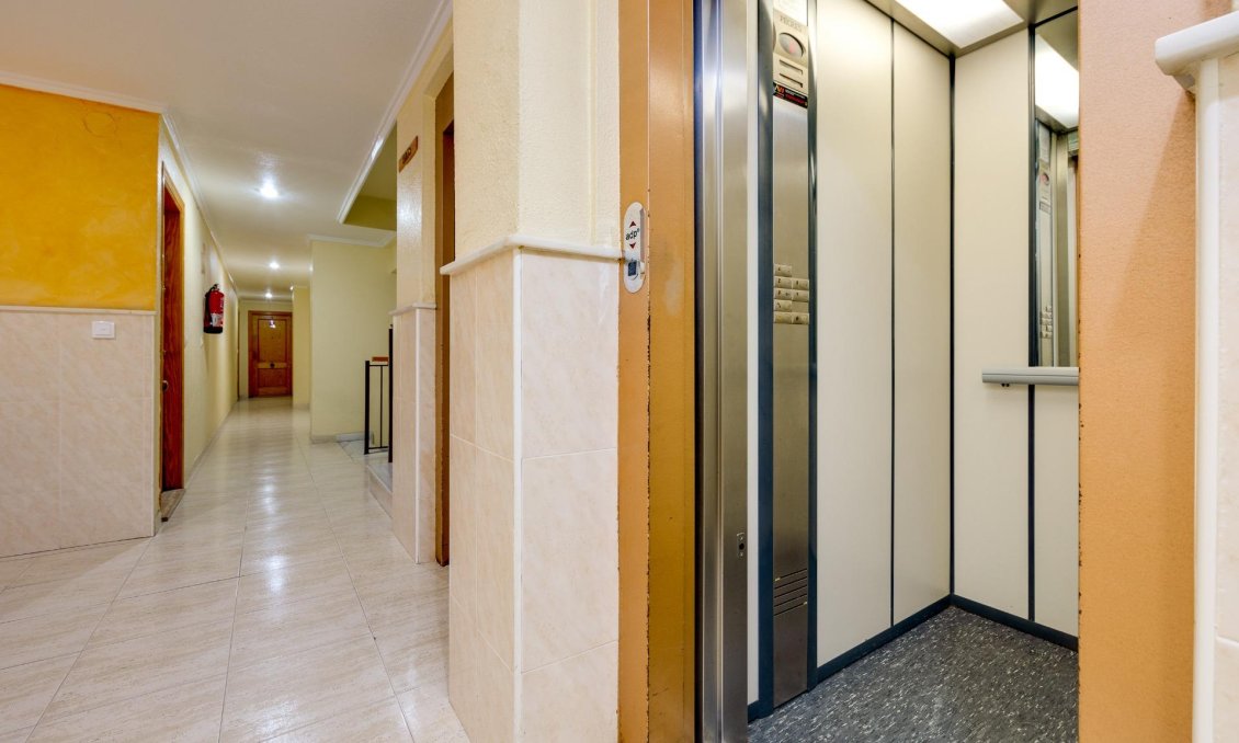 Segunda mano - Apartamento -
Torrevieja - Playa del Cura