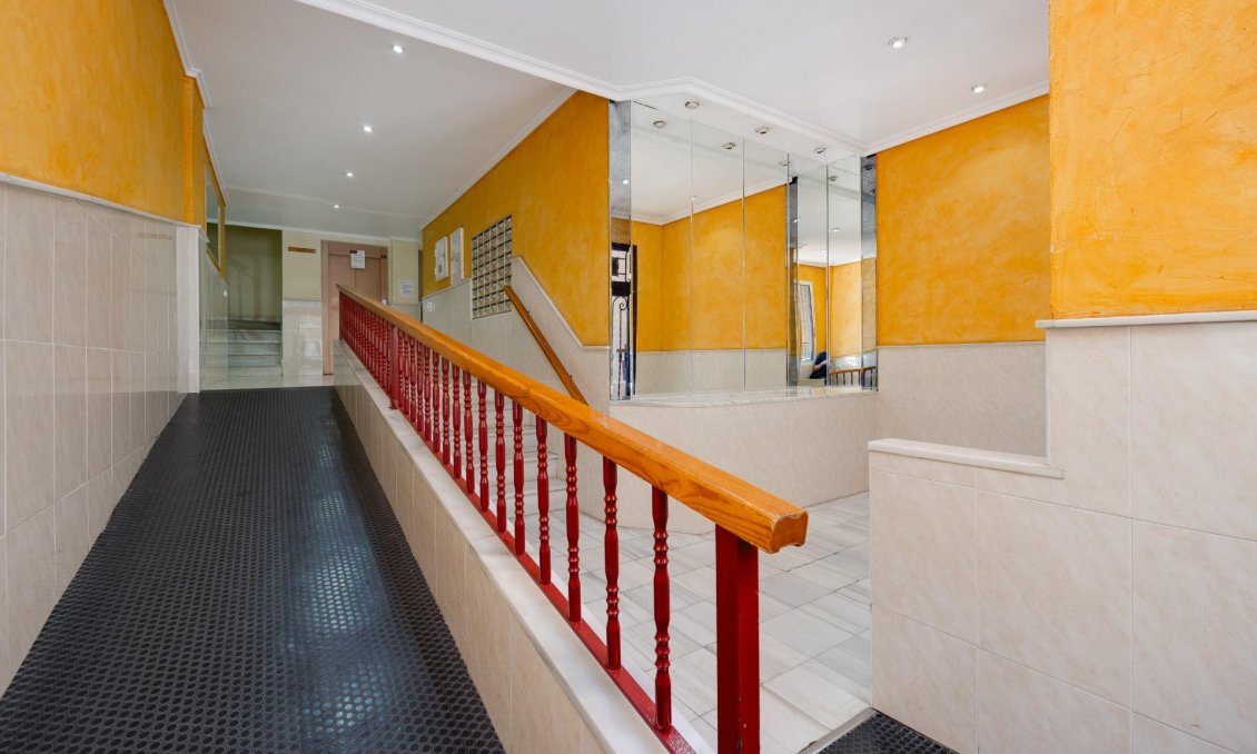 Segunda mano - Apartamento -
Torrevieja - Playa del Cura