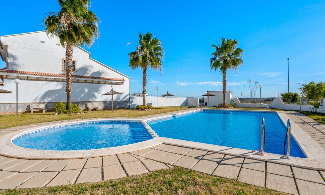 Resale - Town House -
San Miguel de Salinas - Inland