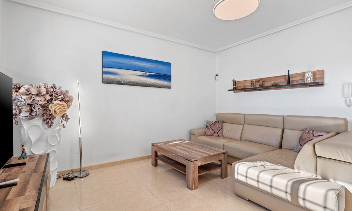 Resale - Town House -
San Miguel de Salinas - Inland