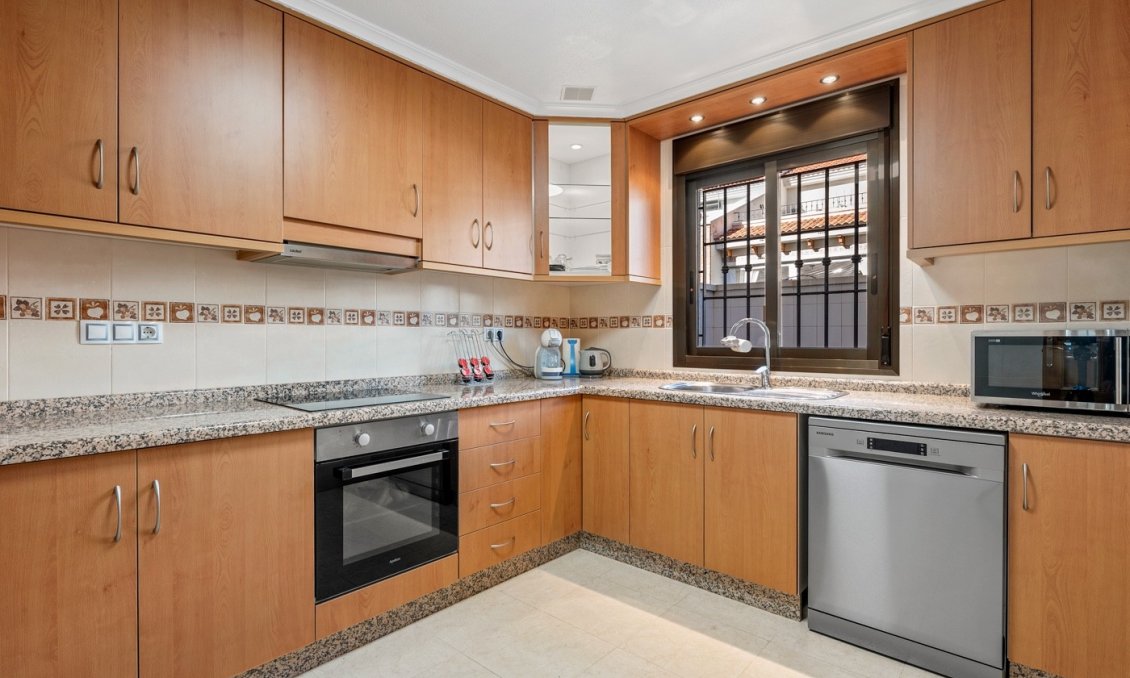 Resale - Town House -
San Miguel de Salinas - Inland