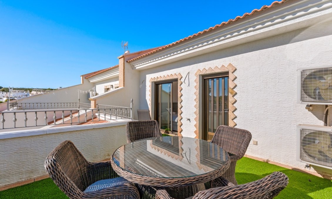 Resale - Town House -
San Miguel de Salinas - Inland