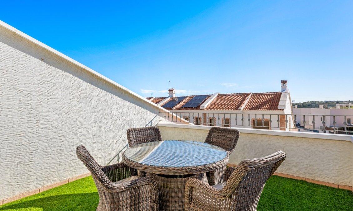 Resale - Town House -
San Miguel de Salinas - Inland