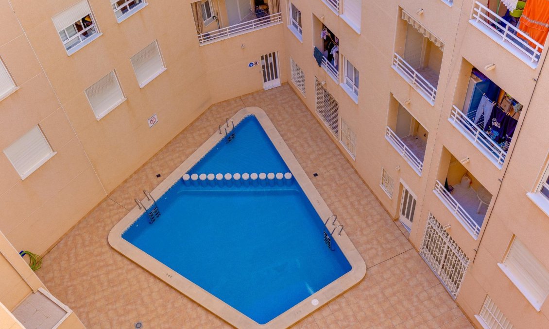 Segunda mano - Apartamento -
Torrevieja - Estacion De Autobuses