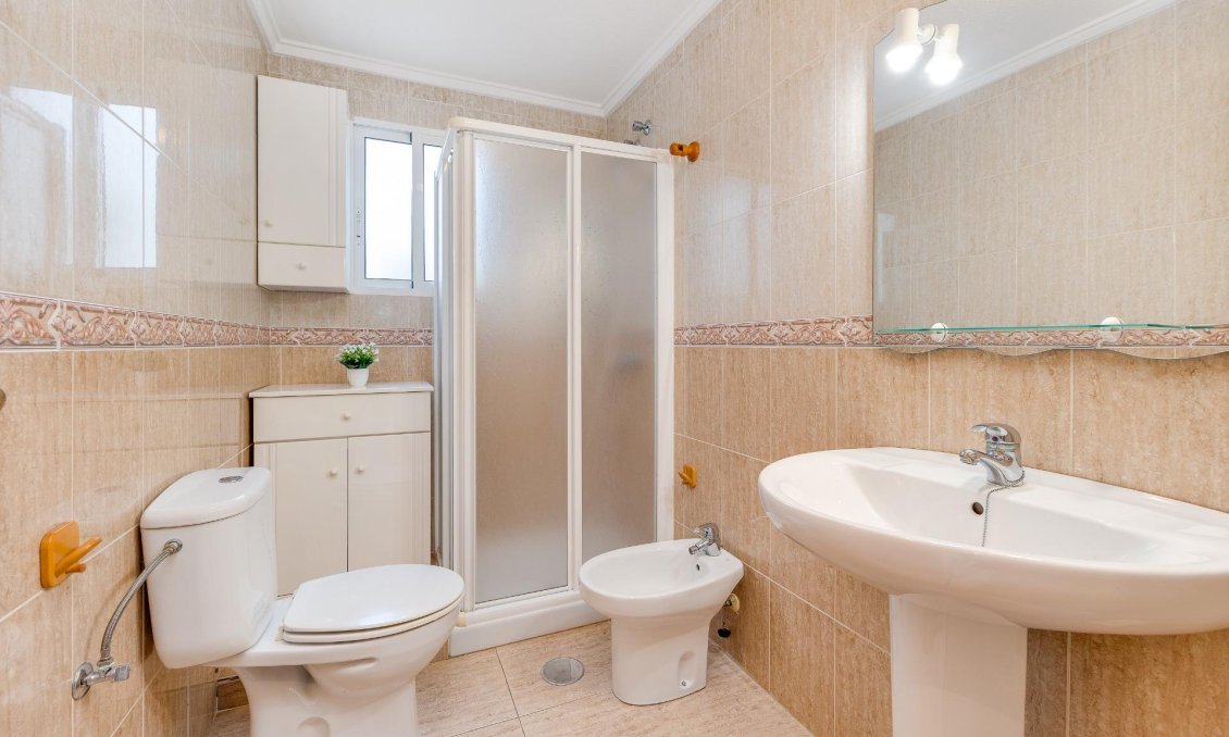 Segunda mano - Apartamento -
Torrevieja - Estacion De Autobuses