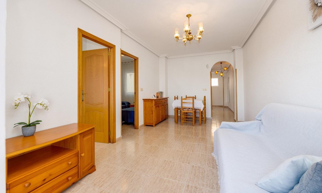 Segunda mano - Apartamento -
Torrevieja - Estacion De Autobuses