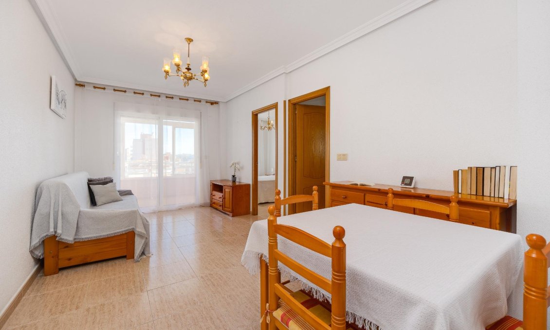 Segunda mano - Apartamento -
Torrevieja - Estacion De Autobuses