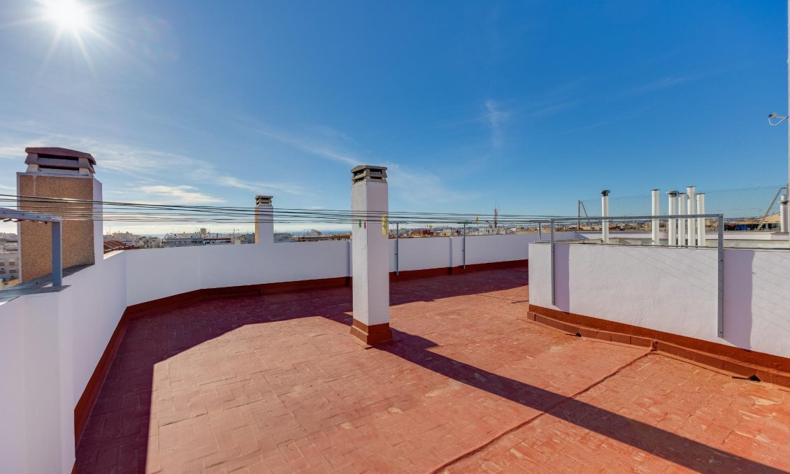 Segunda mano - Apartamento -
Torrevieja - Estacion De Autobuses