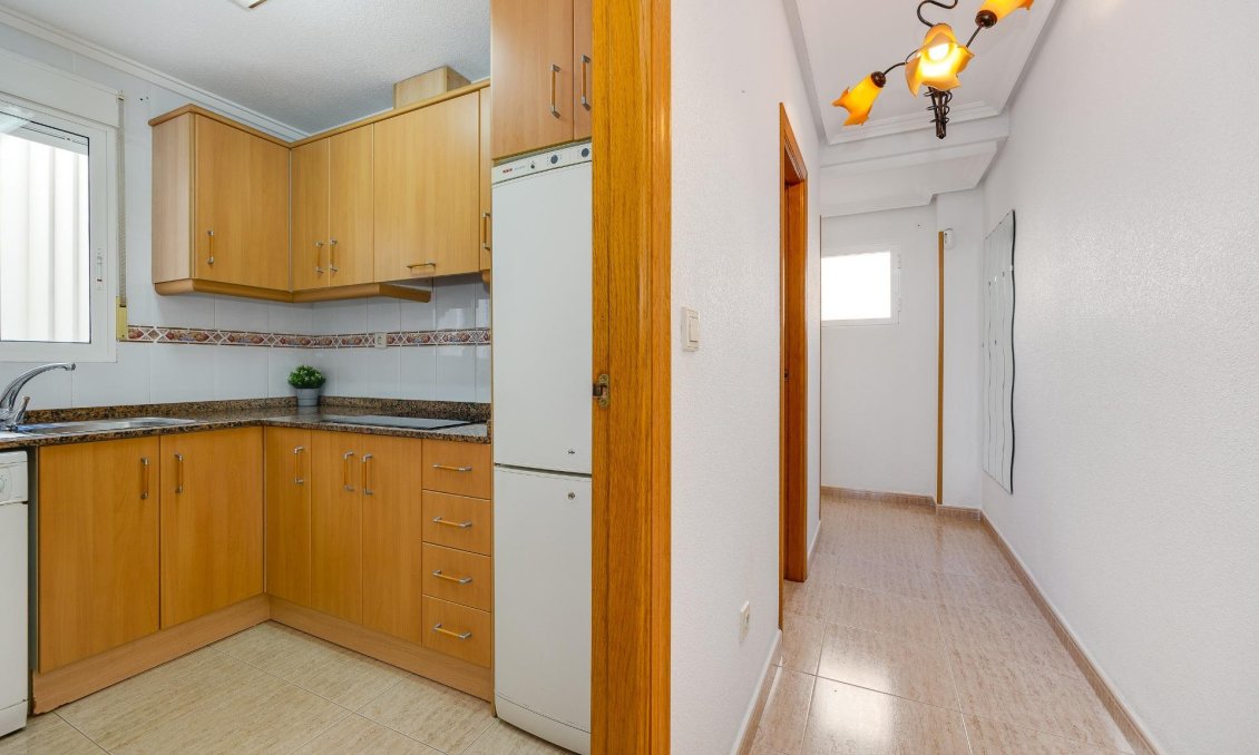 Segunda mano - Apartamento -
Torrevieja - Estacion De Autobuses