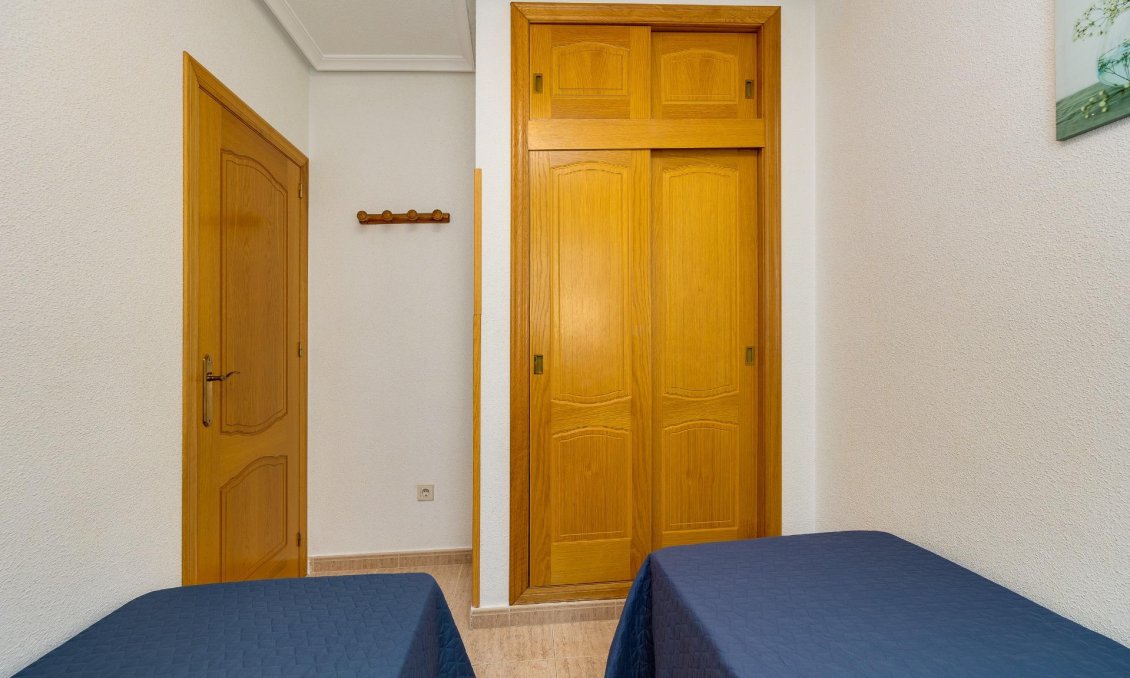 Segunda mano - Apartamento -
Torrevieja - Estacion De Autobuses