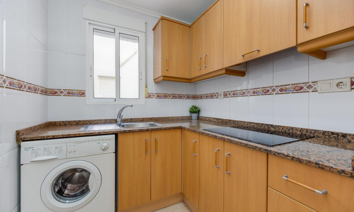 Segunda mano - Apartamento -
Torrevieja - Estacion De Autobuses