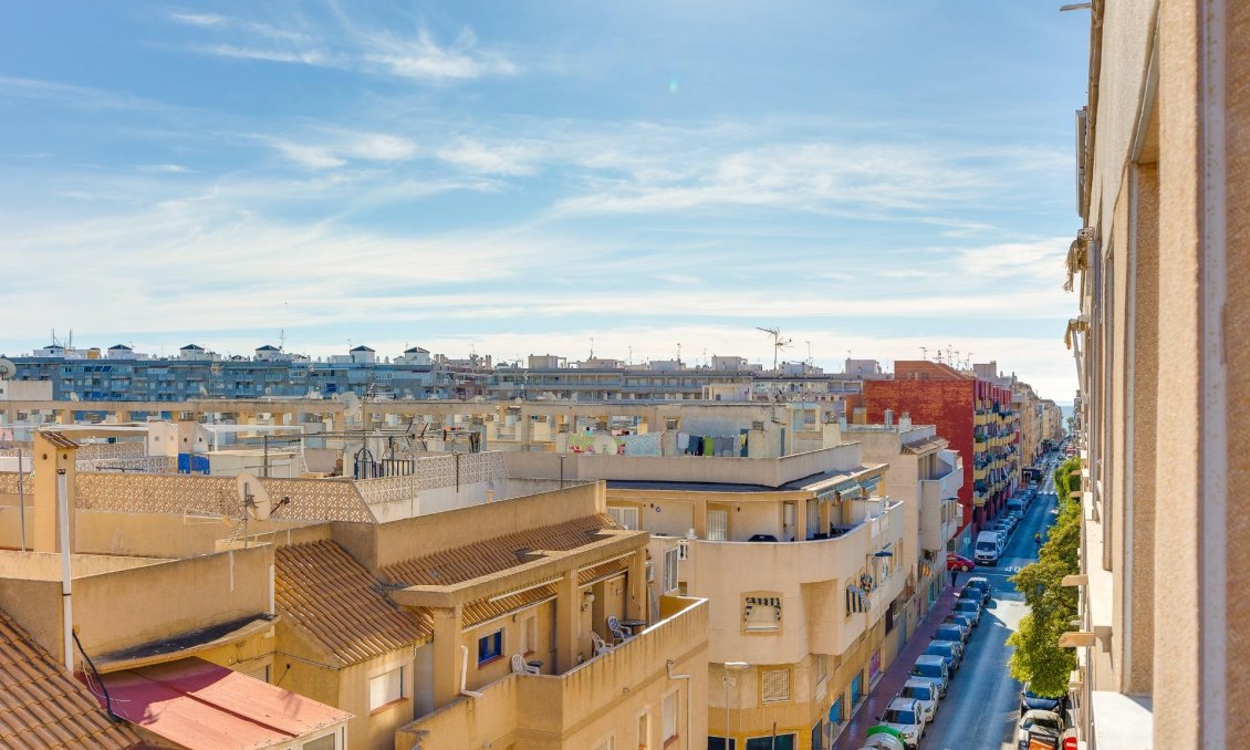 Segunda mano - Apartamento -
Torrevieja - Estacion De Autobuses