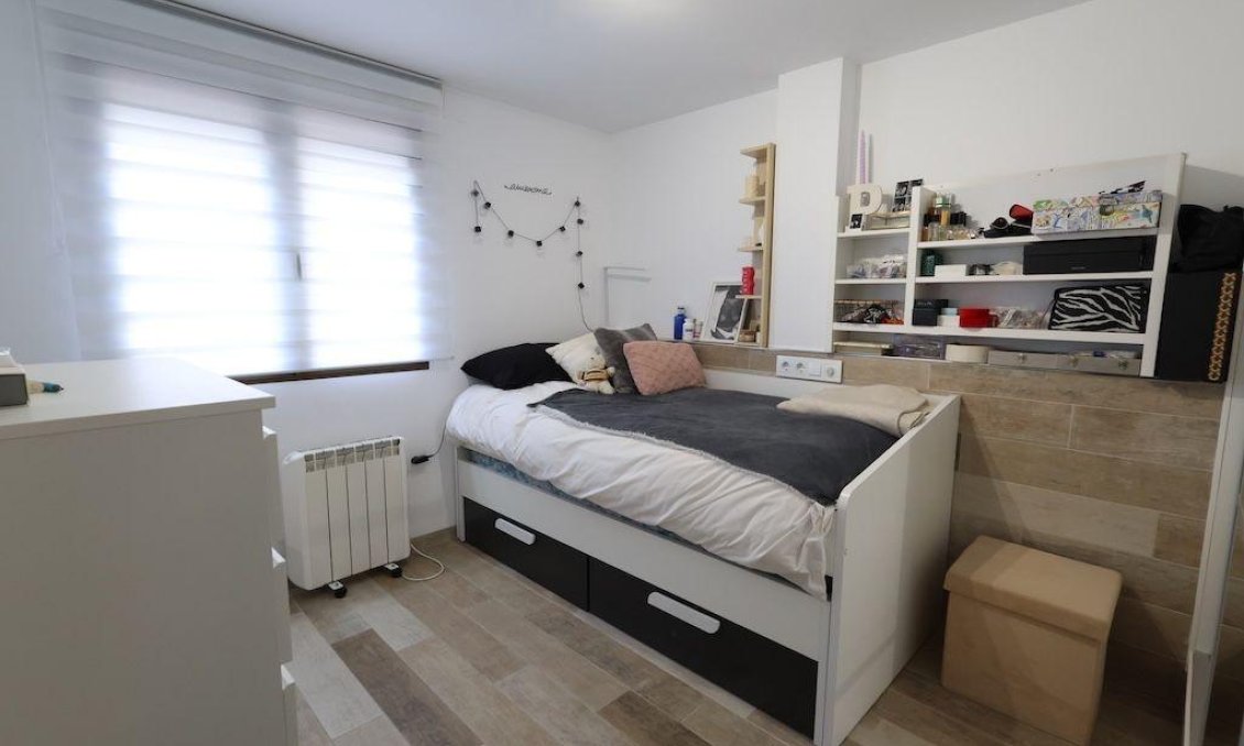 Resale - Duplex -
Cabo Roig - Costa Blanca