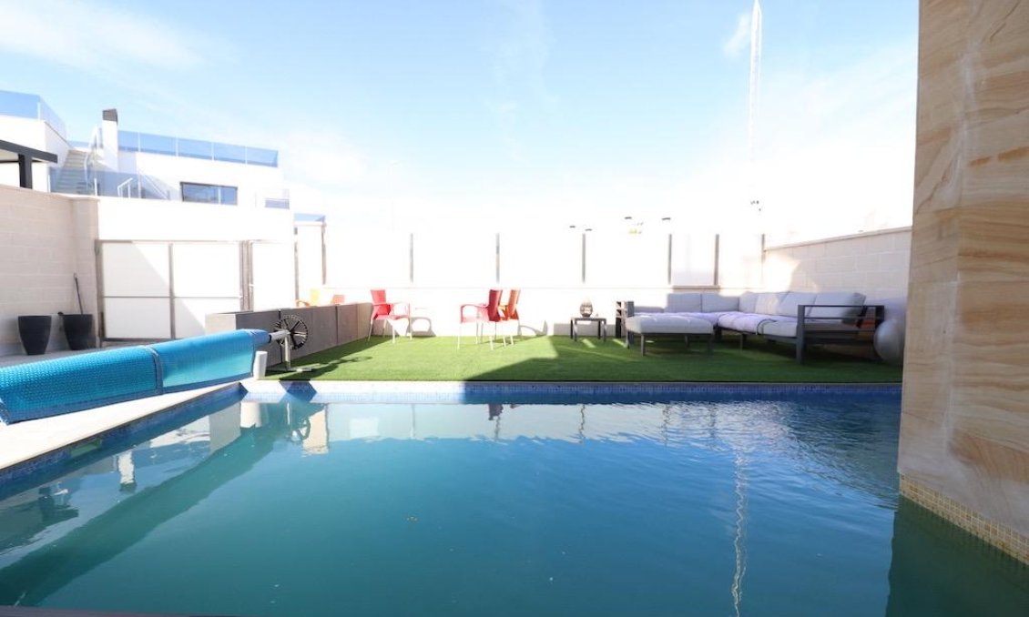 Resale - Villa -
Orihuela Costa - Costa Blanca