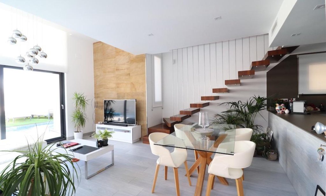 Resale - Villa -
Orihuela Costa - Costa Blanca