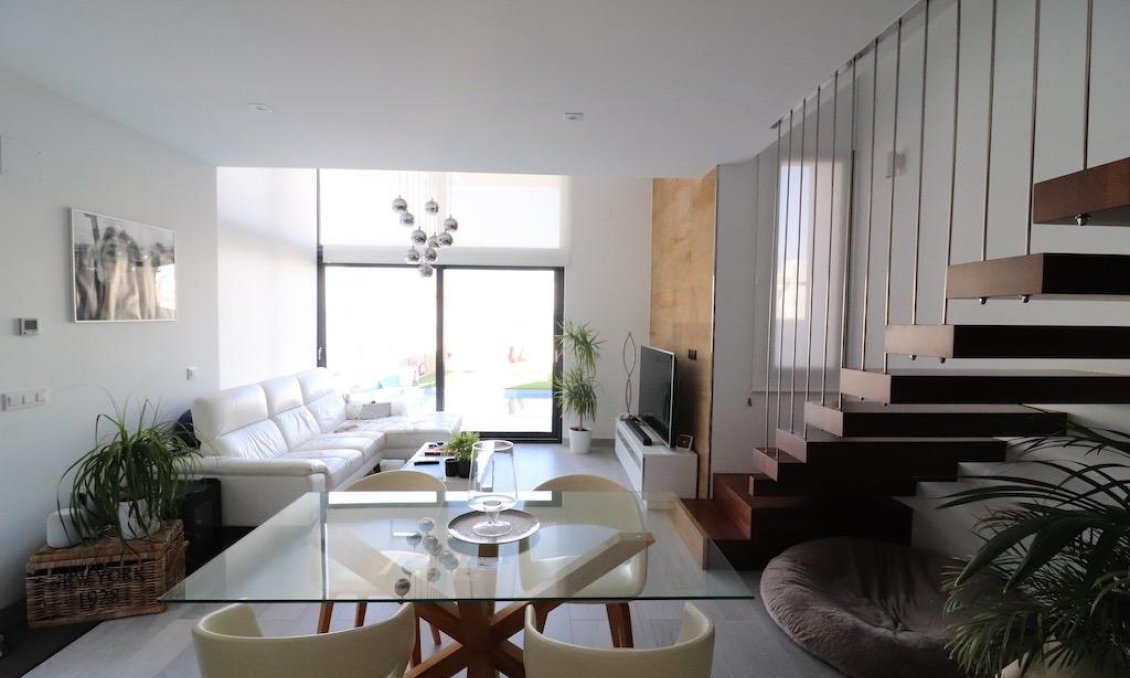 Resale - Villa -
Orihuela Costa - Costa Blanca