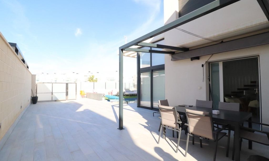 Resale - Villa -
Orihuela Costa - Costa Blanca