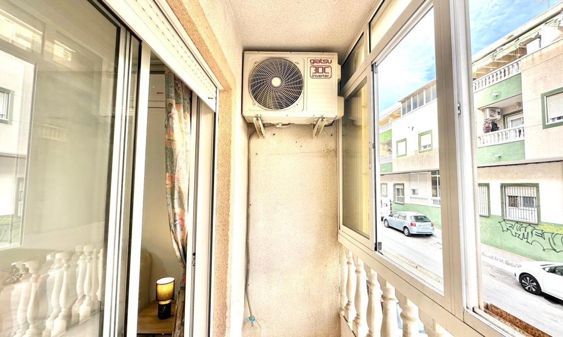 Resale - Apartment -
Torrevieja - Centro