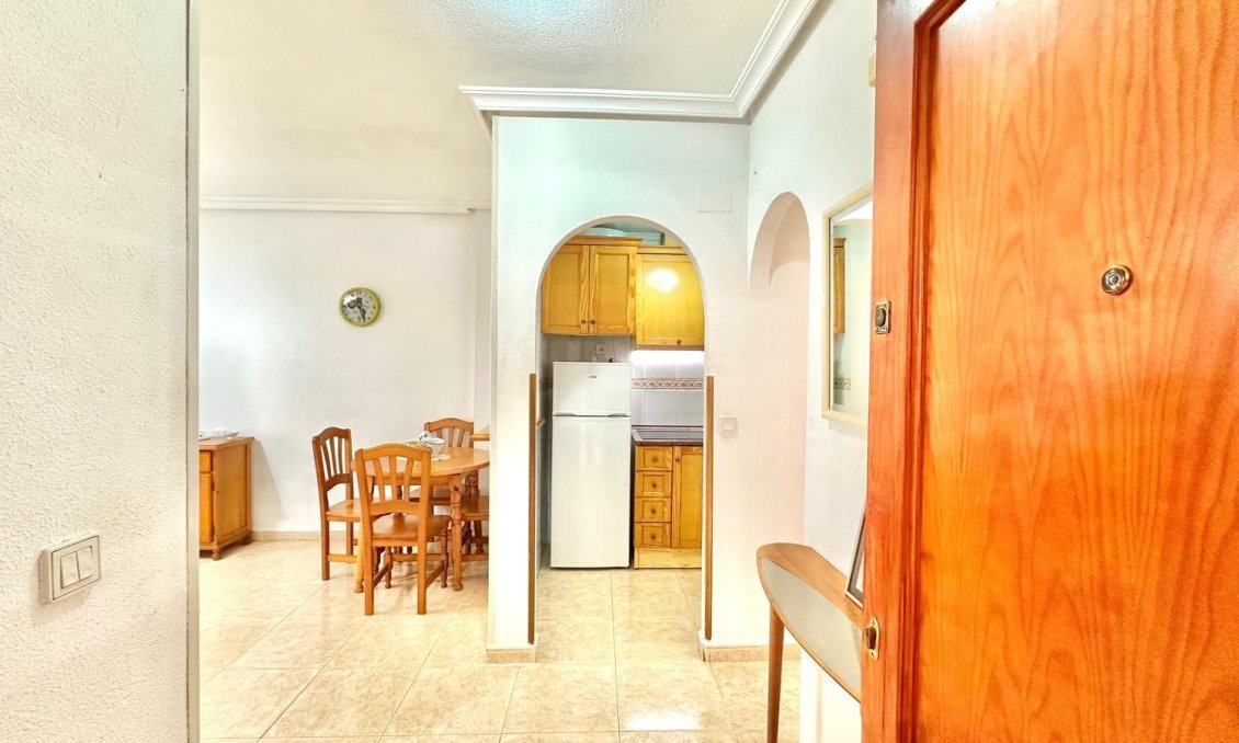 Resale - Apartment -
Torrevieja - Centro