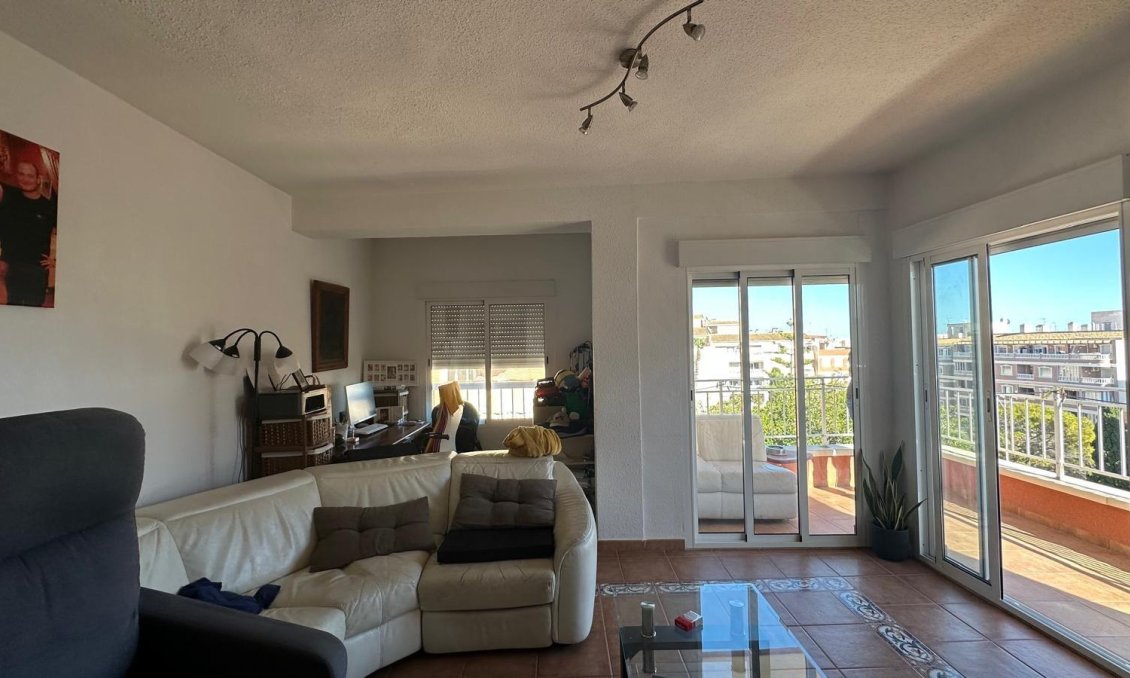 Wiederverkauf - Wohnung -
Torrevieja - Estacion De Autobuses