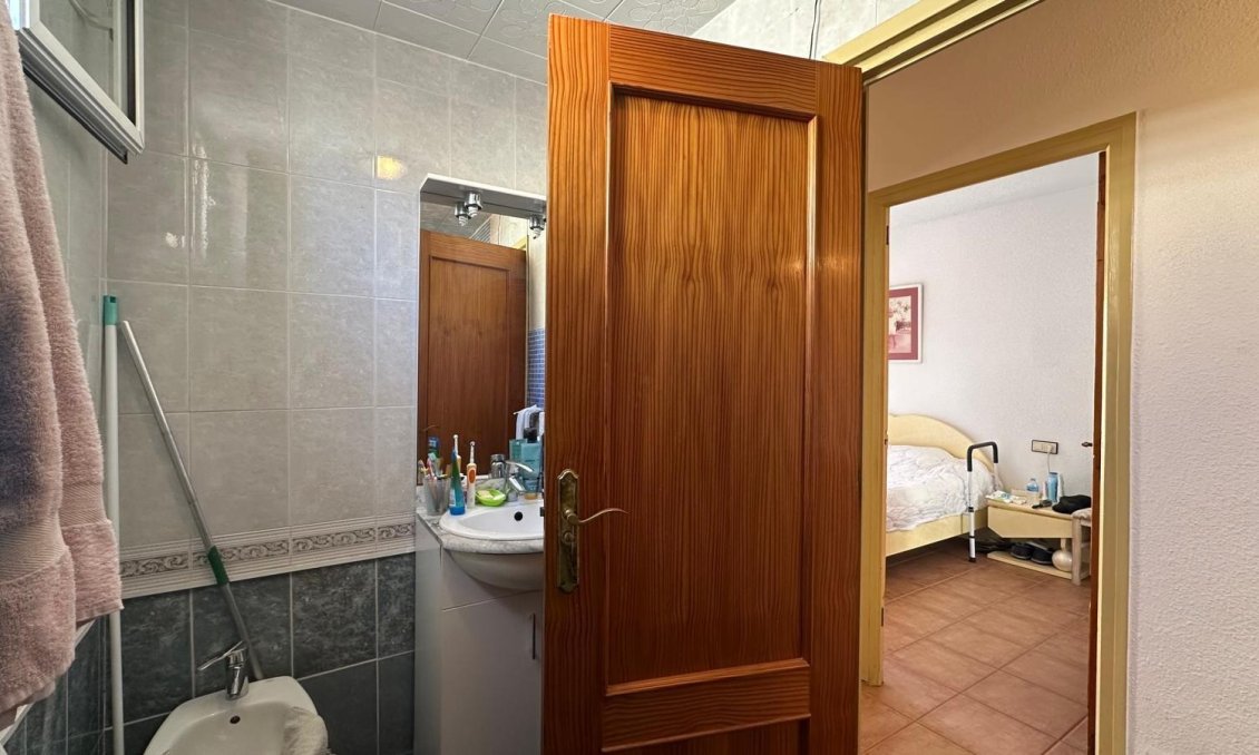 Wiederverkauf - Wohnung -
Torrevieja - Estacion De Autobuses