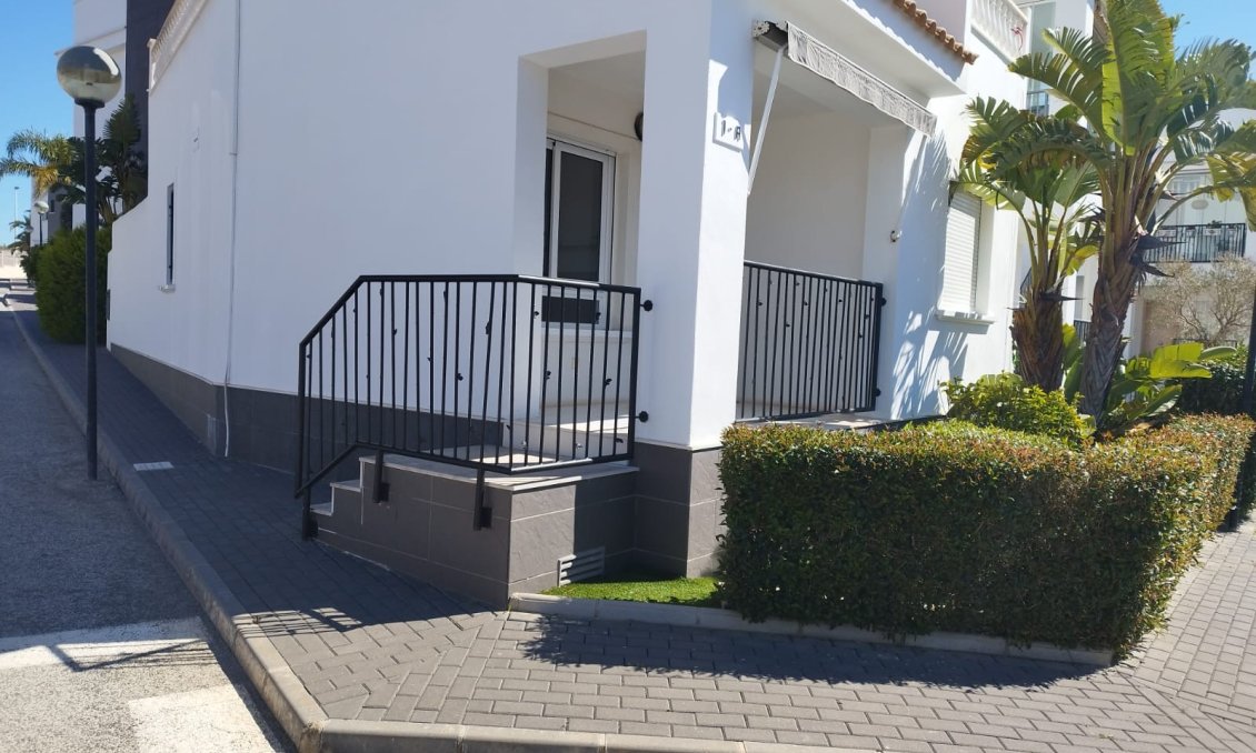 Revânzare - Bungalou -
Torrevieja - Costa Blanca