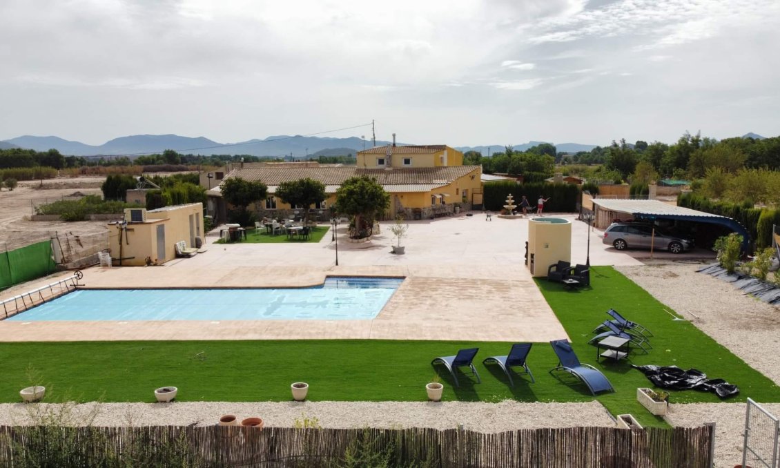 Revente - Villa -
Villena - Inland