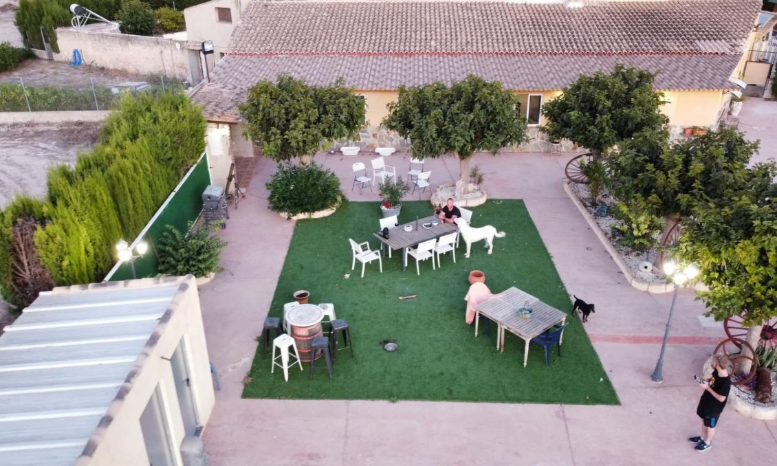 Revente - Villa -
Villena - Inland