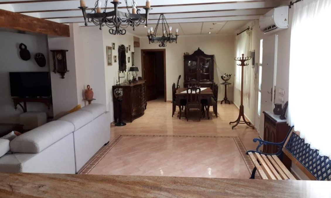 Revente - Villa -
Villena - Inland