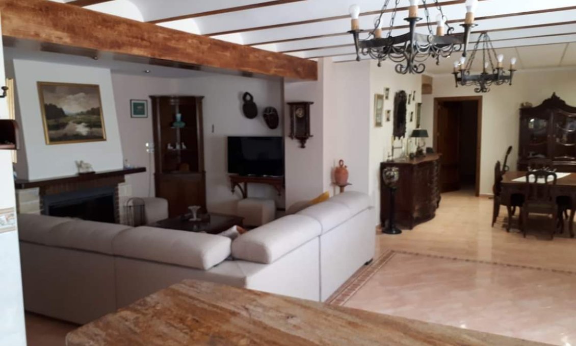 Revente - Villa -
Villena - Inland