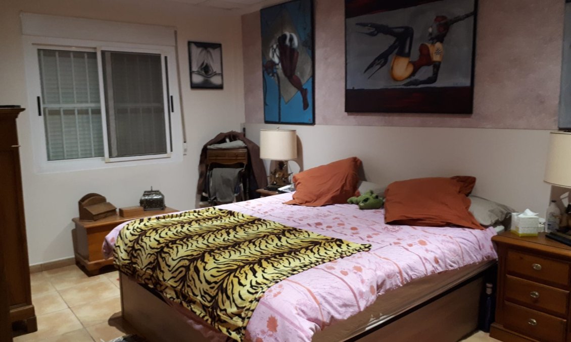 Revente - Villa -
Villena - Inland