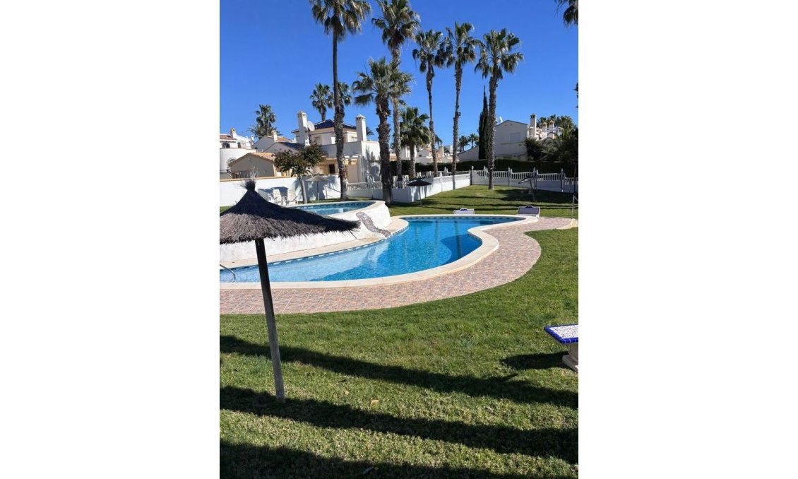 Segunda mano - Ático -
Orihuela Costa - Costa Blanca