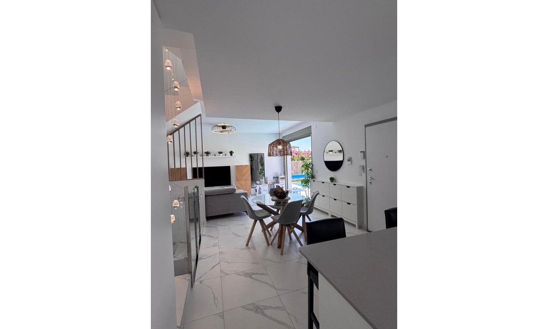 Segunda mano - Villa -
Villamartin - Costa Blanca