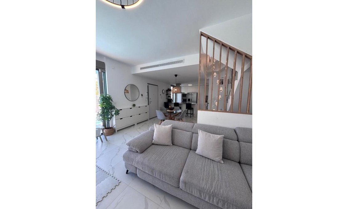 Segunda mano - Villa -
Villamartin - Costa Blanca