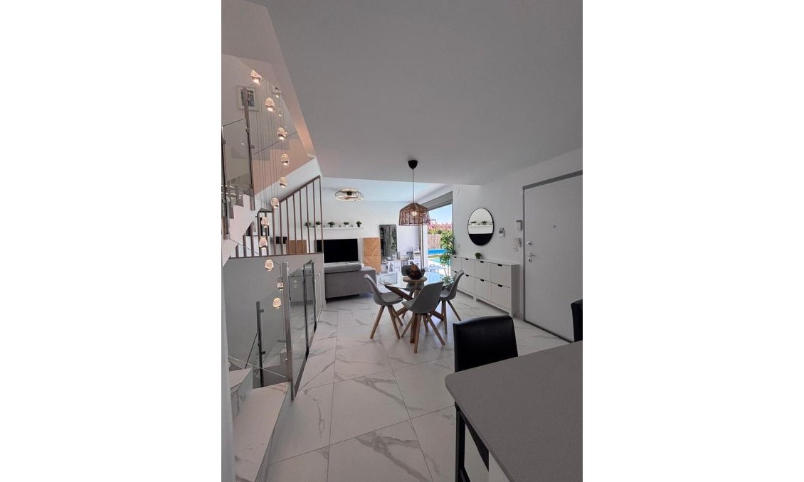 Segunda mano - Villa -
Villamartin - Costa Blanca