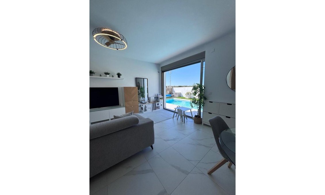 Segunda mano - Villa -
Villamartin - Costa Blanca