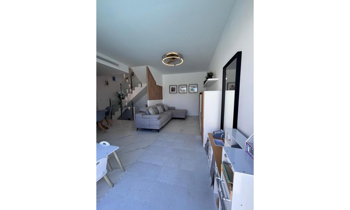 Segunda mano - Villa -
Villamartin - Costa Blanca