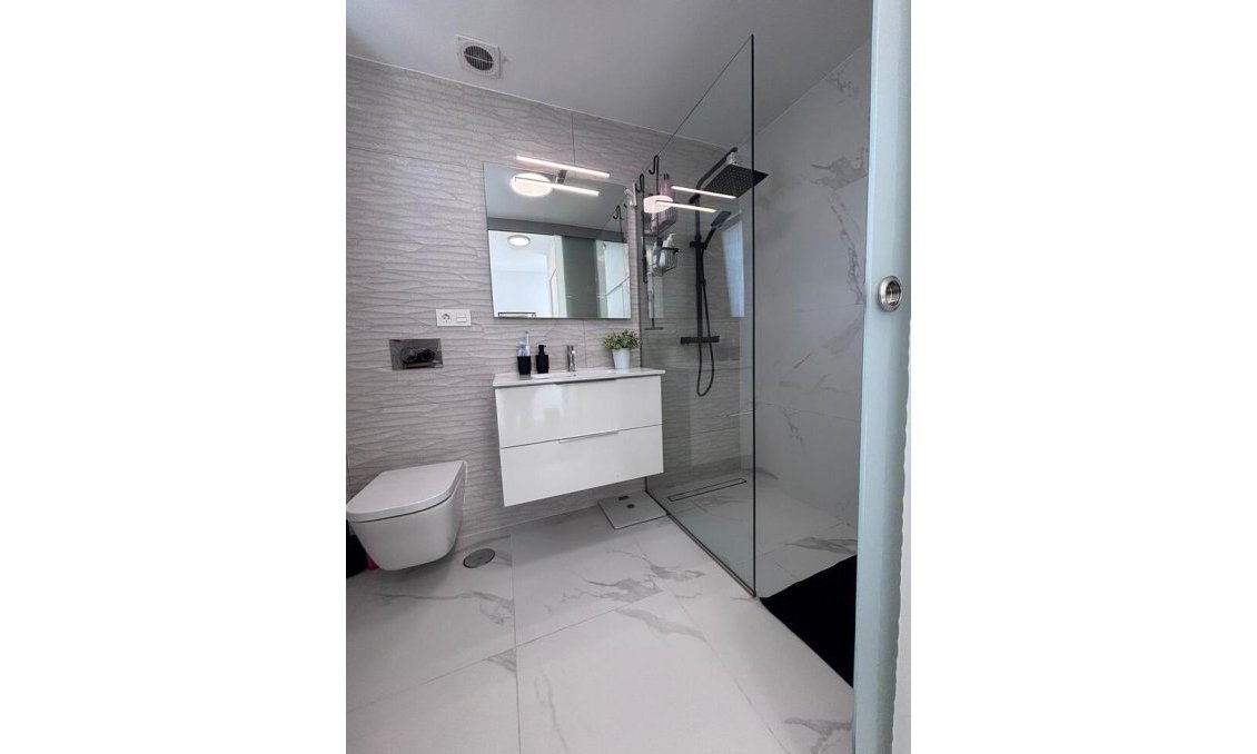 Segunda mano - Villa -
Villamartin - Costa Blanca