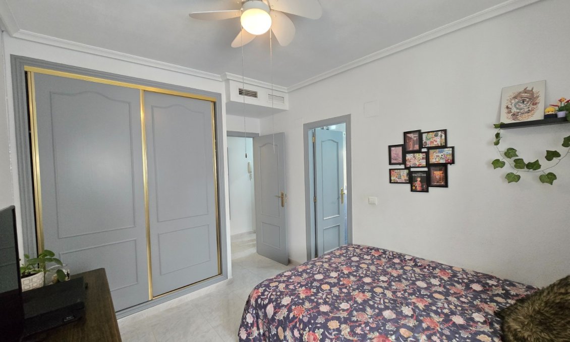 Segunda mano - Apartamento -
Los Montesinos *