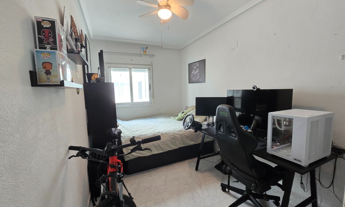 Segunda mano - Apartamento -
Los Montesinos *