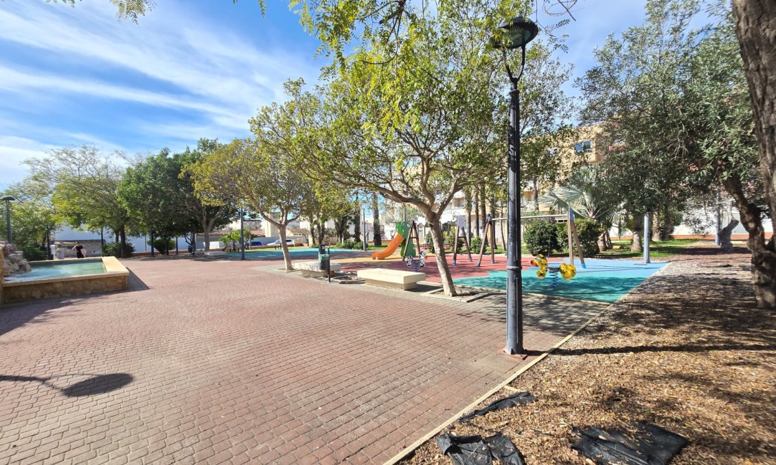 Segunda mano - Apartamento -
Los Montesinos *