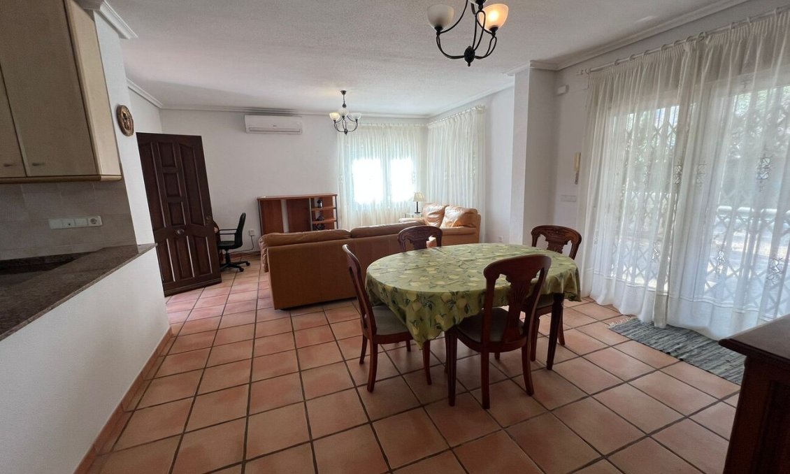 Resale - Villa -
Playa Flamenca