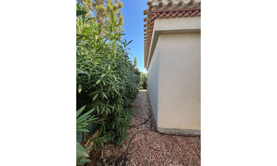 Resale - Villa -
Playa Flamenca