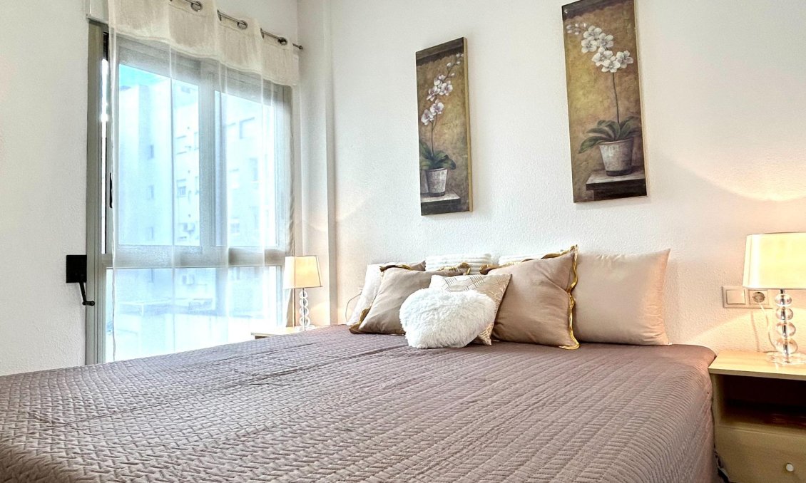 Segunda mano - Apartamento -
Torrevieja - Centro