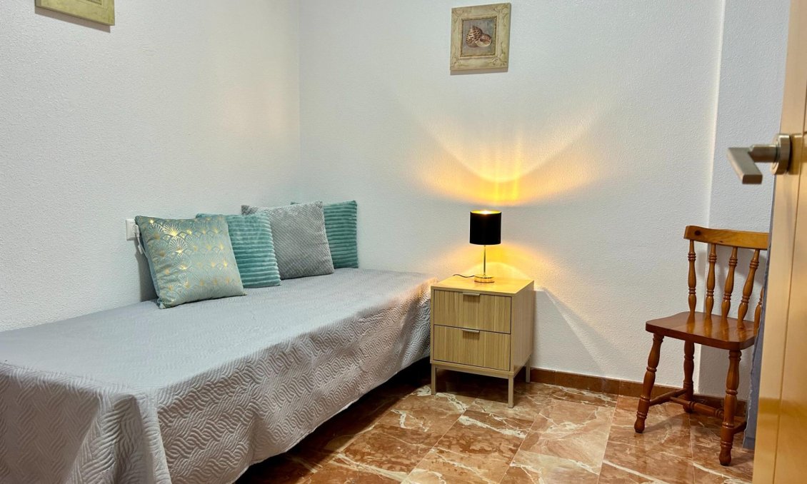 Segunda mano - Apartamento -
Torrevieja - Centro