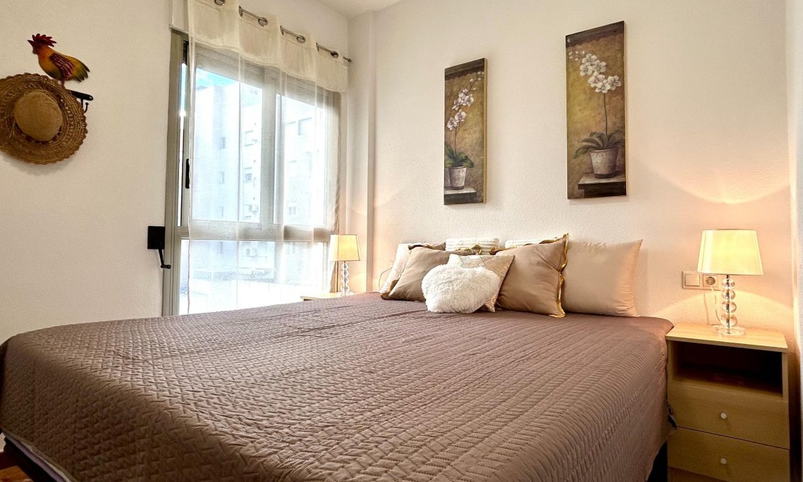 Segunda mano - Apartamento -
Torrevieja - Centro