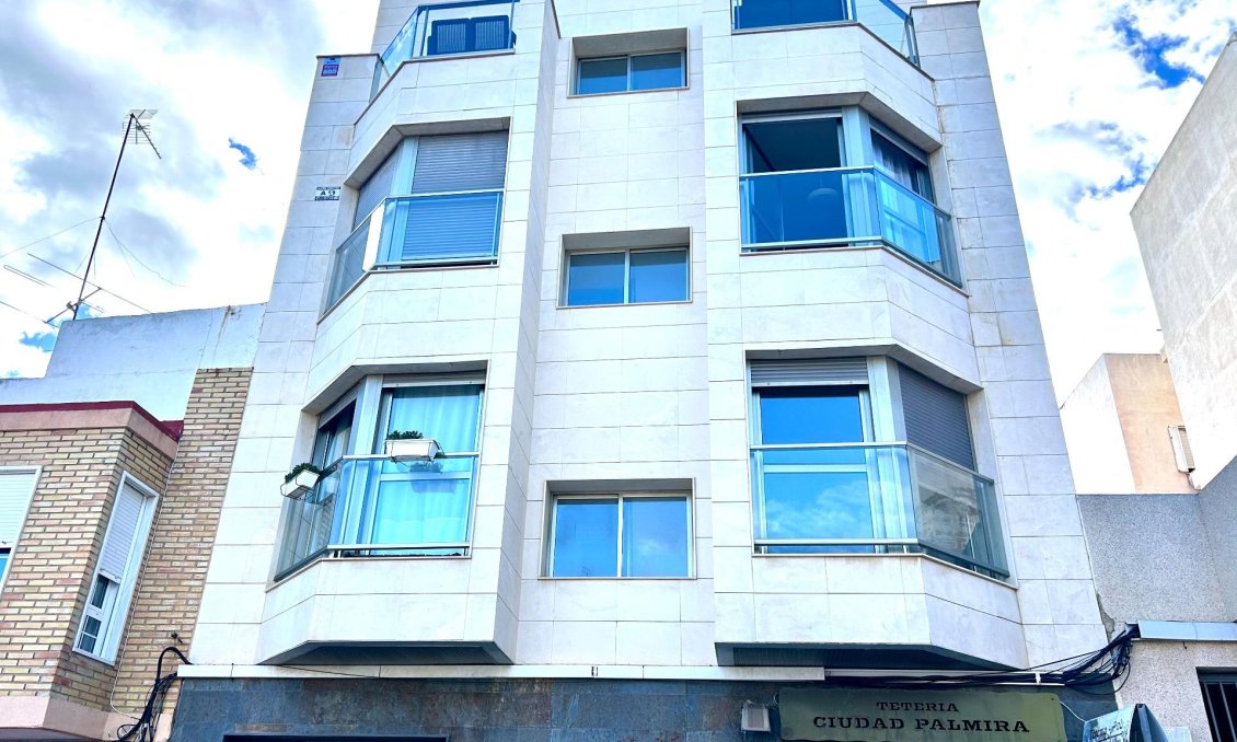 Segunda mano - Apartamento -
Torrevieja - Centro