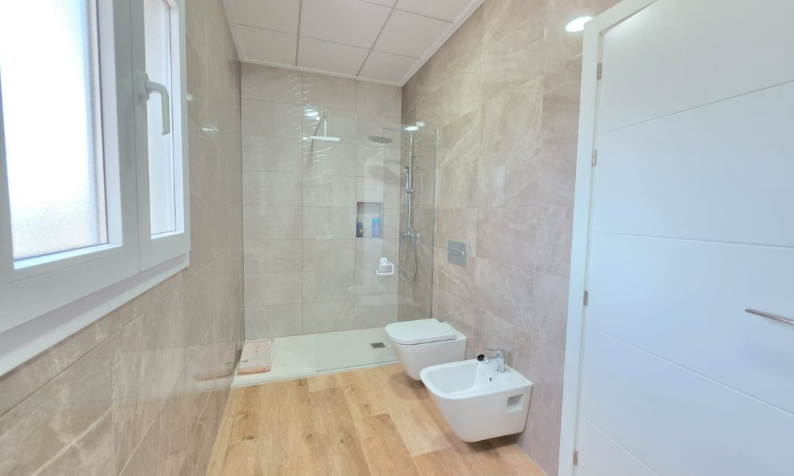 Revânzare - Vilă -
Pinoso - Inland