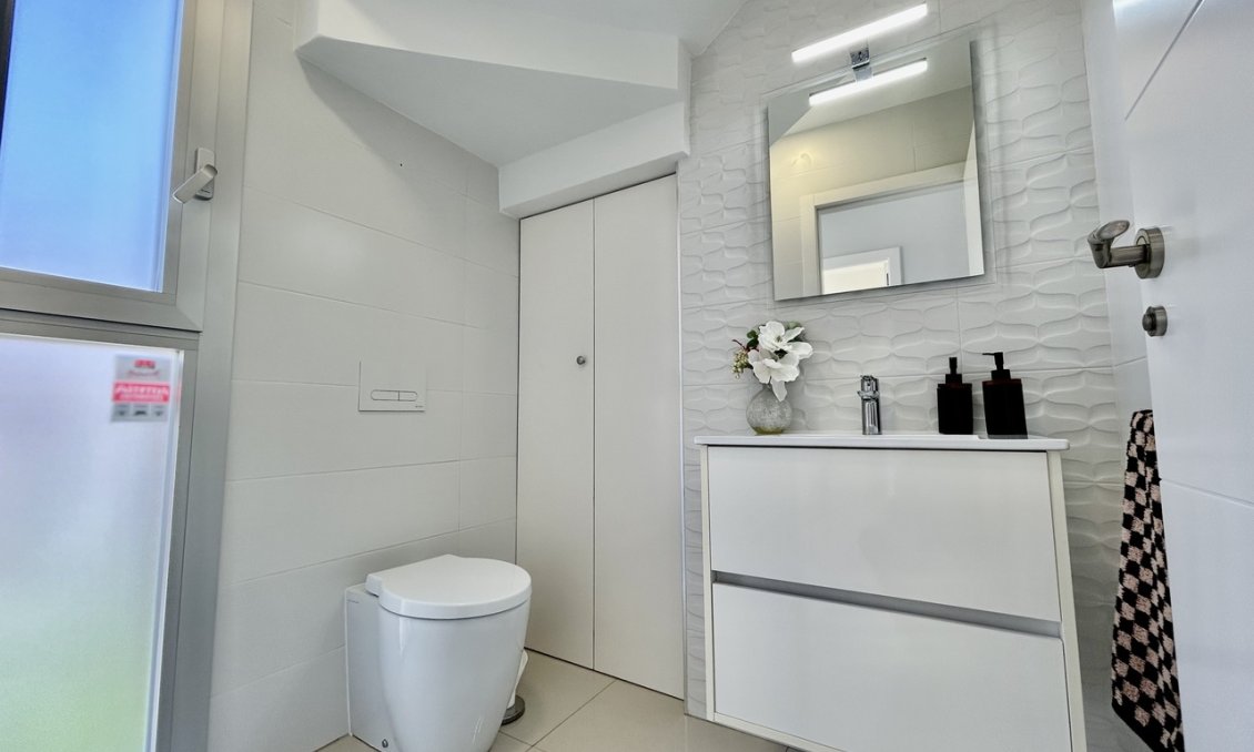 Használt Ingatlanok - Villa -
Villamartin - Costa Blanca