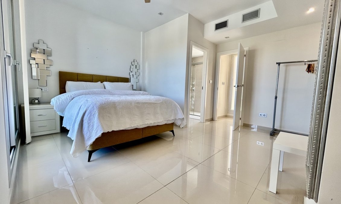 Használt Ingatlanok - Villa -
Villamartin - Costa Blanca